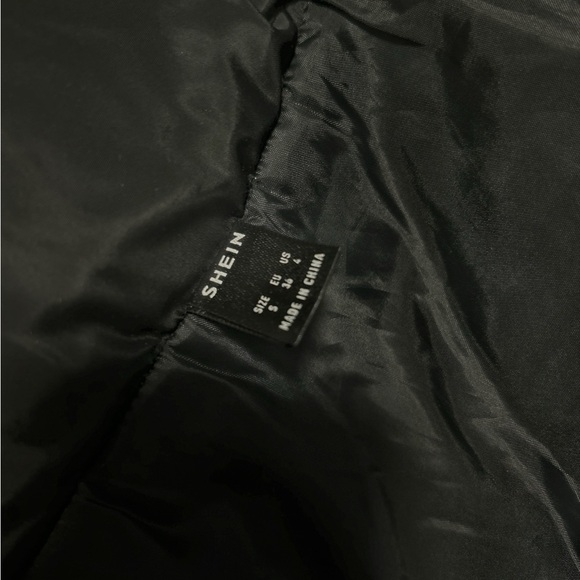 SHEIN Black Puffer Jacket - Size US 4 - Picture 4 of 4